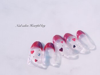 ネイルサロン ハートフルキー(Heartful key)/フレンチ×ハート¥10500