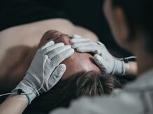 ナープ(nap)の雰囲気（頭の先から脚の先まで、全身の筋膜を施術できます。）