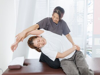 ホネツギ浦和整体院(HONETSUGI浦和整体院)/広背筋ストレッチ