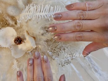 リノレアビューティー 高松(Lino Lea Beauty)の写真/【指先から美しく】手元が映える絶妙カラー×極上のツヤ。オフィスや日常に馴染む大人上品なシンプルネイル