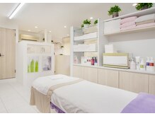 店内の清掃とあわせ、スリッパやリネン類まで清潔にしています♪