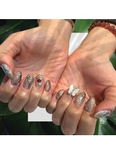 アヤネイルズ アンド アイラッシュ(AYA NAILZ.＆Eyelash)/統一感のある大人ネイル