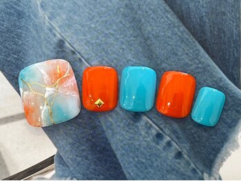 シエル ネイルスタジオ 古賀店(Ciel nail studio)の写真/先を行くカラーで足の指先までオシャレに☆お仕事柄ハンドネイルができない方にもオススメです♪