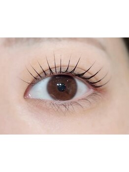 ナチュラル上品な目元にしたい