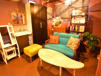 サロン ド マナ(Salon de Mana)/柔らかな光に包まれた癒しの空間