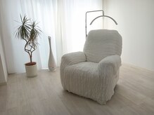 エムイー(me)の雰囲気（白を基調とした明るく清潔感あふれるマツエク施術空間☆）