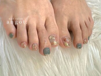 アンガット(angot.)/くすみニュアンスフットネイル