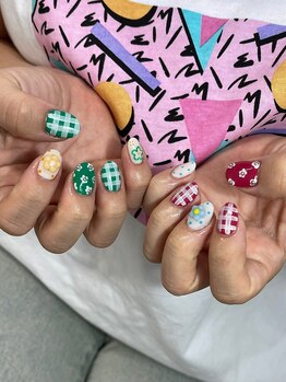 ウズ(UZU)/チェックドット花柄ネイル