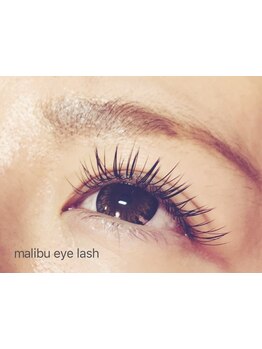 ナチュラル上品な目元にしたい