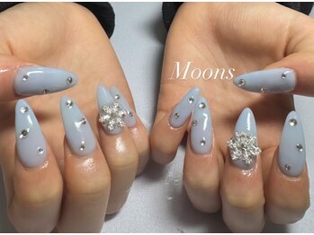 ムーンズ(Moon's)/