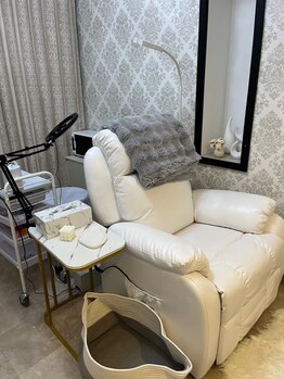 ヴィボーン 柏店(viborn)の写真/完全個室のおしゃれなサロン☆周りの目を気にせず、ゆったりと施術を受けられる◎お悩みも相談しやすい♪