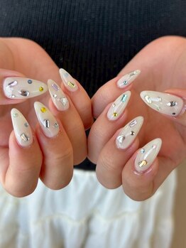 チエム(Chi em)の写真/【フレンチ¥7,500】上品＆こなれ感たっぷりのトレンドネイルデザイン豊富★旅行などのイベント前に♪