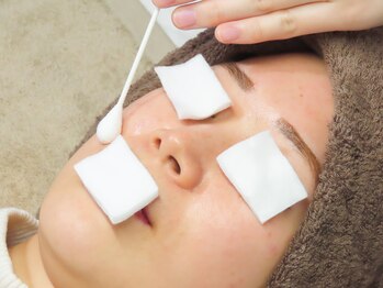 ローマサロン/AHA/PHA配合ピーリング