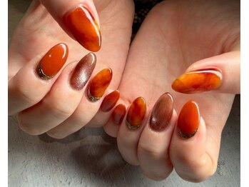 ネイルアンドアイラッシュスタジオ シュシュ(chouchou)/ニュアンス・べっ甲・秋冬ネイル