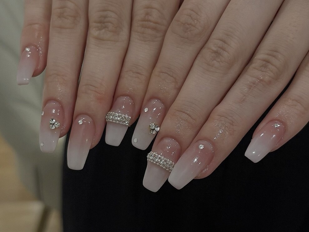 2026年冬トレンド】ベイビーブーマーのネイルデザイン集｜人気順