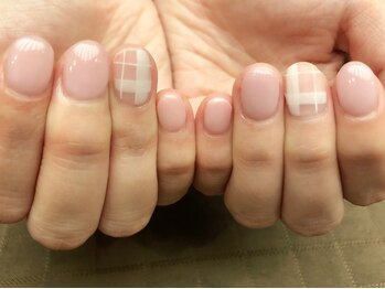 プラハネイル(+HER 美甲)/クリアマット×チェック