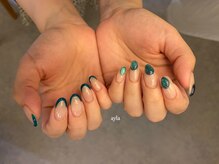 アイラ(ayla)/ぷっくり asymmetry nail