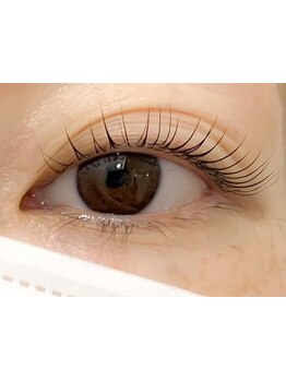 ナチュラル上品な目元にしたい