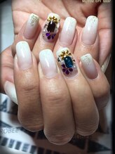 トータルサロン 白べぇーっ プラス/スタッフネイル