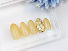 ツメトトノウ/ゴールドにスタッズでキラキラ