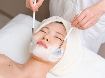 肌屋(HADA-YA)の写真/【第5世代白玉ダクトピール×成長因子LED】酸で肌を溶かさないララピールの次世代型ダブル特許取得★