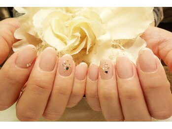ムース(Mousse.)の写真/【働く女性に】似合わせカラーで魅せる◎シンプルこそ違いがわかる、上質な大人ネイルを。