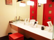 サロンド ヴィーナス 葛西店/メイクスペースがあります♪