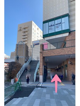 長崎駅前脱毛/2.歩道橋前