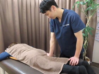 にこにこ整体 整骨院/下半身のむくみ・施術風景