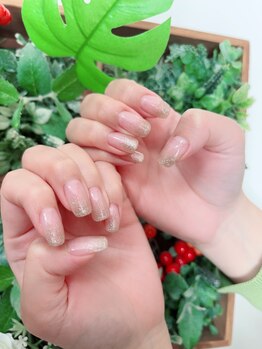 苺ネイル/ラメグラ