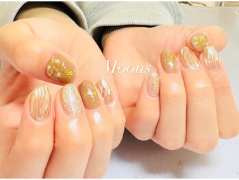 ムーンズ(Moon's)/