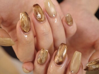 ブラウンニュアンスネイル