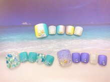 ファミーユ デ グラシュ ネイル(Famille des gracieux nail)/サマーFootネイル