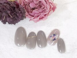 グレー×シンプルぷっくりミラー