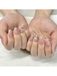 ギラッギラキュートな派手ネイル