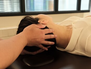 ボディスキャンスタジオ オオシロ(BODY SCAN STUDIO OSHIRO)の写真/【重だるい首・肩こりをスッと解消◎】★口コミ高評価★全国各地からご来院実績・実力派整体◎本町徒歩3分