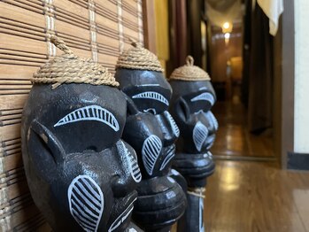 リラクゼーションサロンNONAMANIS 与野【整体/ドライヘッドスパ/アロママッサージ】/ 極楽施術ルームへ(与野アロマ)