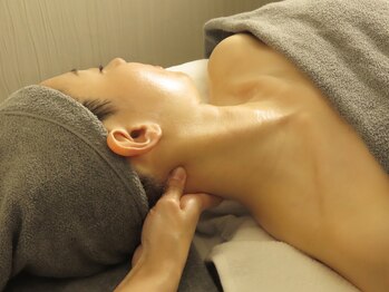 トウヨウビジン 美容鍼灸サロン(TOYO BIJIN)の写真/【リピート率90％超え】新感覚の心地よい頭皮鍼スパ♪凝り固まった頭首肩をとことん緩めてお悩み解消