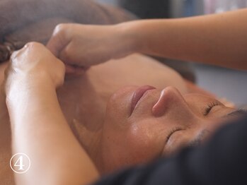 オレアグリーン 岡崎(OLEA green)/4、デコルテ首肩マッサージ