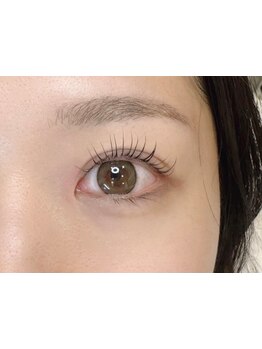 ナチュラル上品な目元にしたい