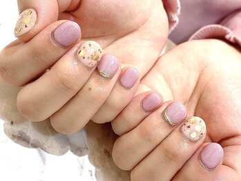 エフ ファースト(F.1st)/桜色の押し花ネイル