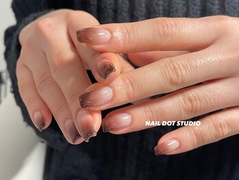 ネイルドットスタジオ 堺筋本町(NAIL DOT STUDIO)/グラデーション