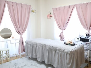 アドレル(Adorer)の写真/《お顔の土台に働きかけるEMS》ほうれい線やたるみ等のお悩みを根本から改善！