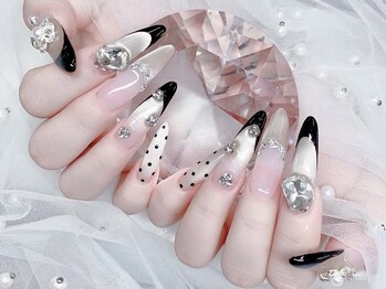 ヘブンビューティー 池袋店(HEAVEN Beauty)の写真/シンプルだからこそ技術力が問われる！シンプルネイルも高技術サロンの当店へお任せ★どんなシーンにも◎