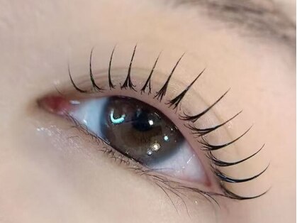 【まつげパーマ・パリジェンヌ専門店】Yii Salon 池袋東口店の写真