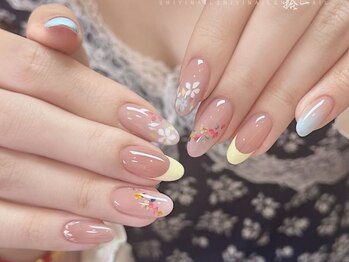 甘すぎない可愛いネイル