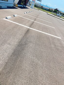 キュオバイアンドリープ(Qo by &LEAP)/駐車場は50台以上完備！