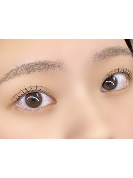 ナチュラル上品な目元にしたい