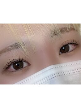 ナチュラル上品な目元にしたい