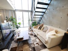 ヴィヴィアナ(viviana)/パーソナルジム受付